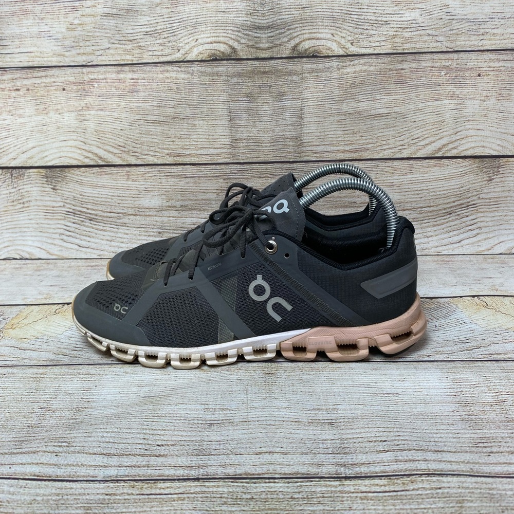 On Running CloudFlow Women’s Size 8 Sneaker- On Cloudflow Rock/Rose - 25-99778